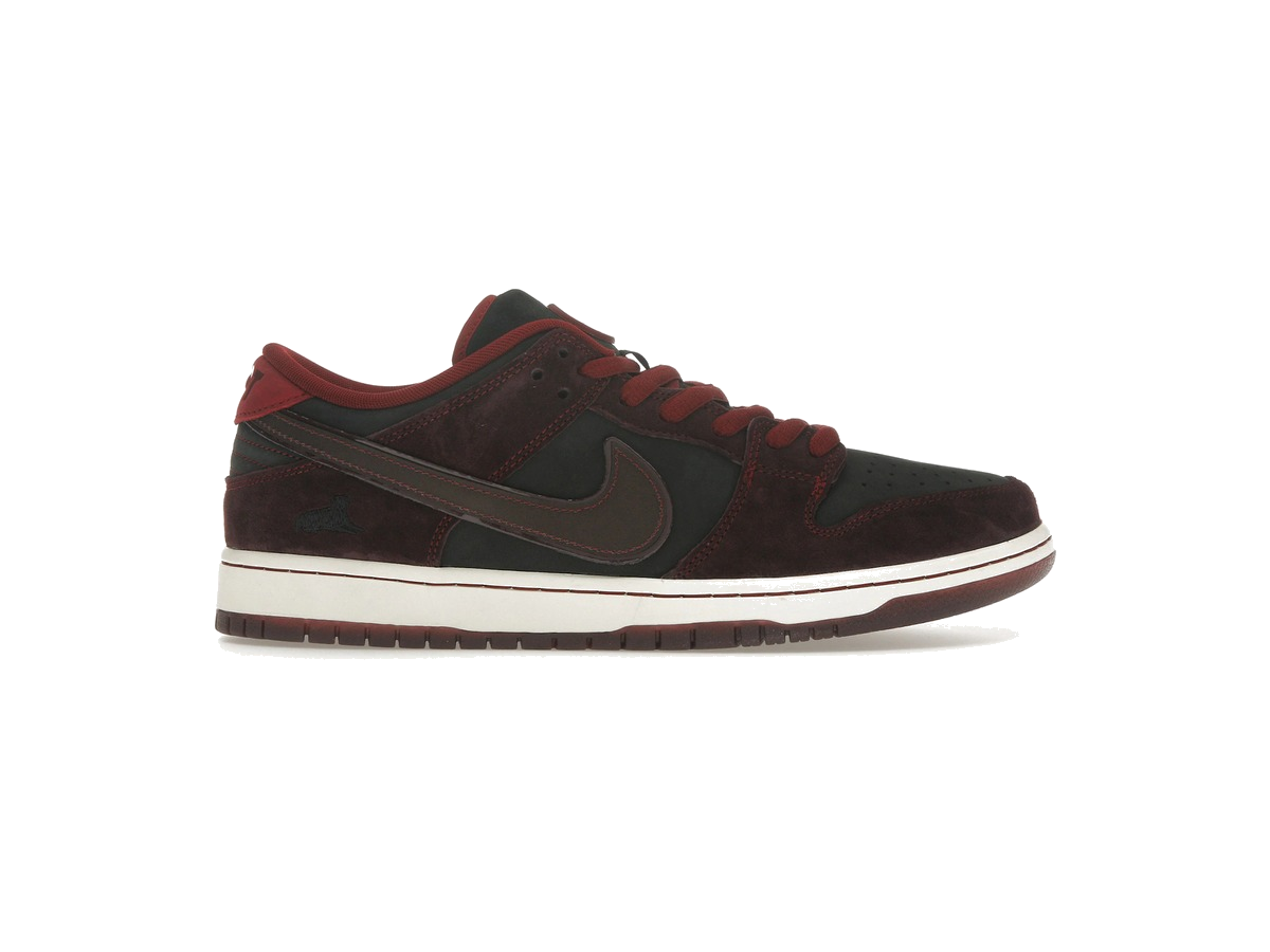 Nike SB Dunk Low Riot Skateshop (Special Box)