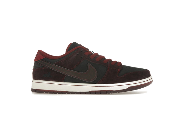Nike SB Dunk Low Riot Skateshop (Special Box)