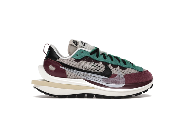 Nike Vaporwaffle sacai Villain Red Neptune Green