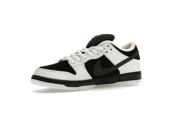 Nike SB Dunk Low TIGHTBOOTH