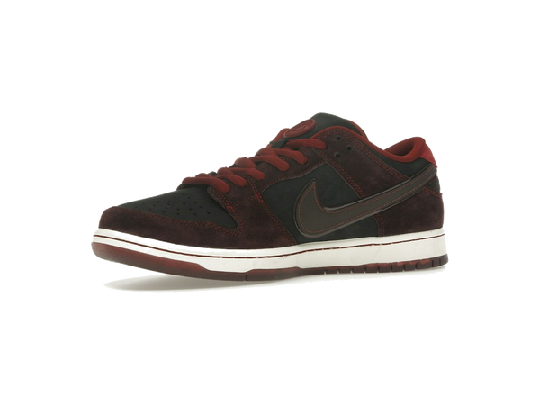 Nike SB Dunk Low Riot Skateshop (Special Box)